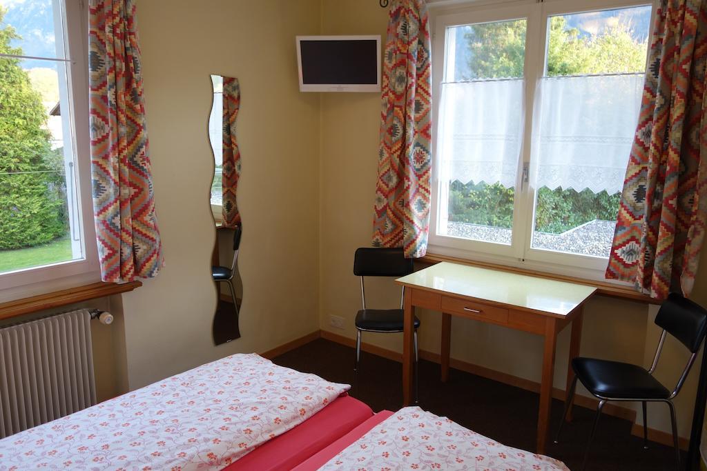 Arnolds Bed & Breakfast Interlaken Oda fotoğraf